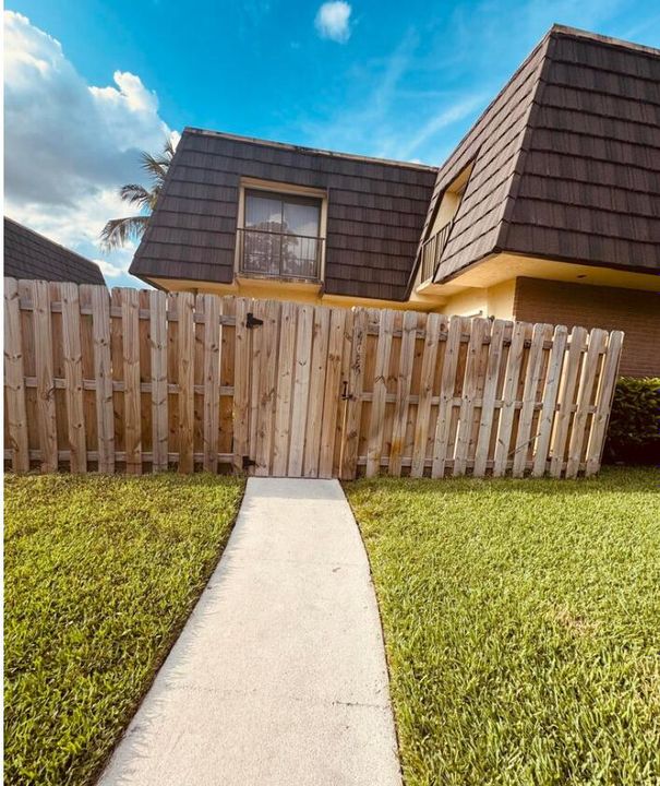 For Rent: $2,375 (3 beds, 2 baths, 1788 Square Feet)