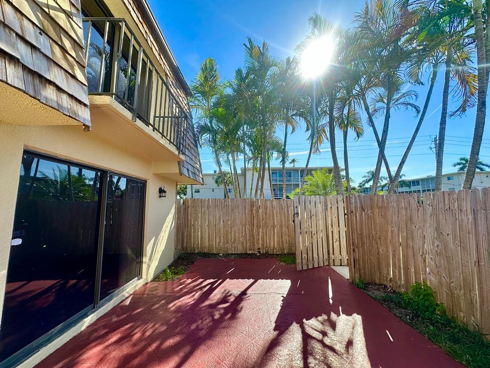 出租: $2,200 (2 贝兹, 2 浴室, 1232 平方英尺)