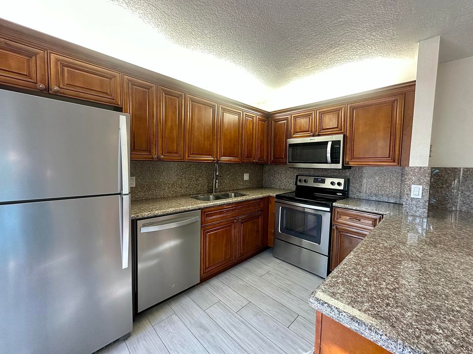 出租: $2,200 (2 贝兹, 2 浴室, 1232 平方英尺)