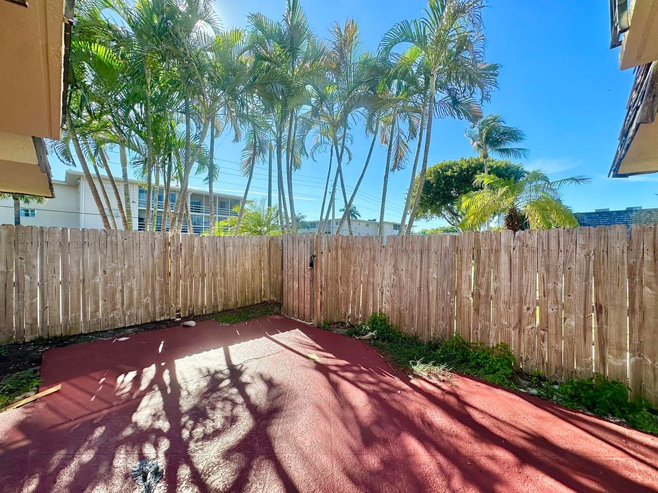 出租: $2,200 (2 贝兹, 2 浴室, 1232 平方英尺)