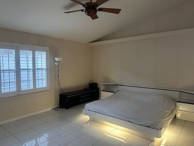 For Rent: $4,100 (3 beds, 2 baths, 1956 Square Feet)