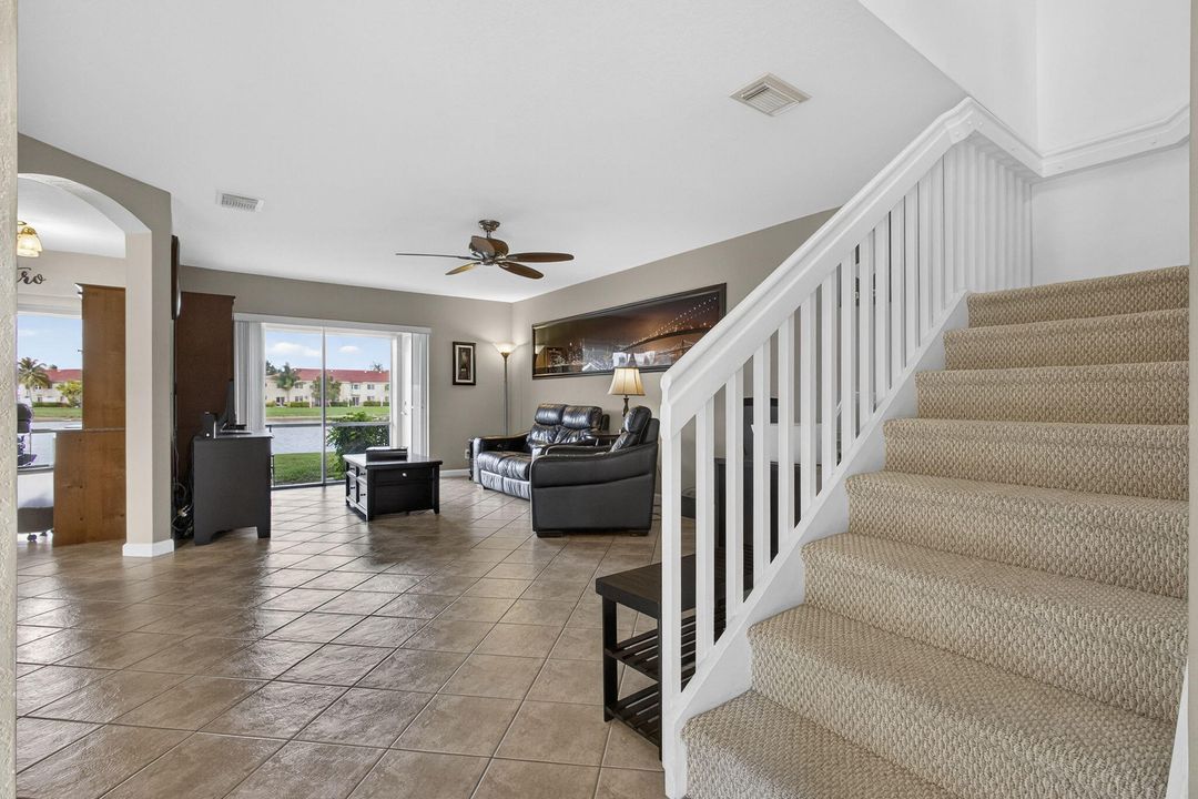 待售: $365,000 (2 贝兹, 2 浴室, 1322 平方英尺)