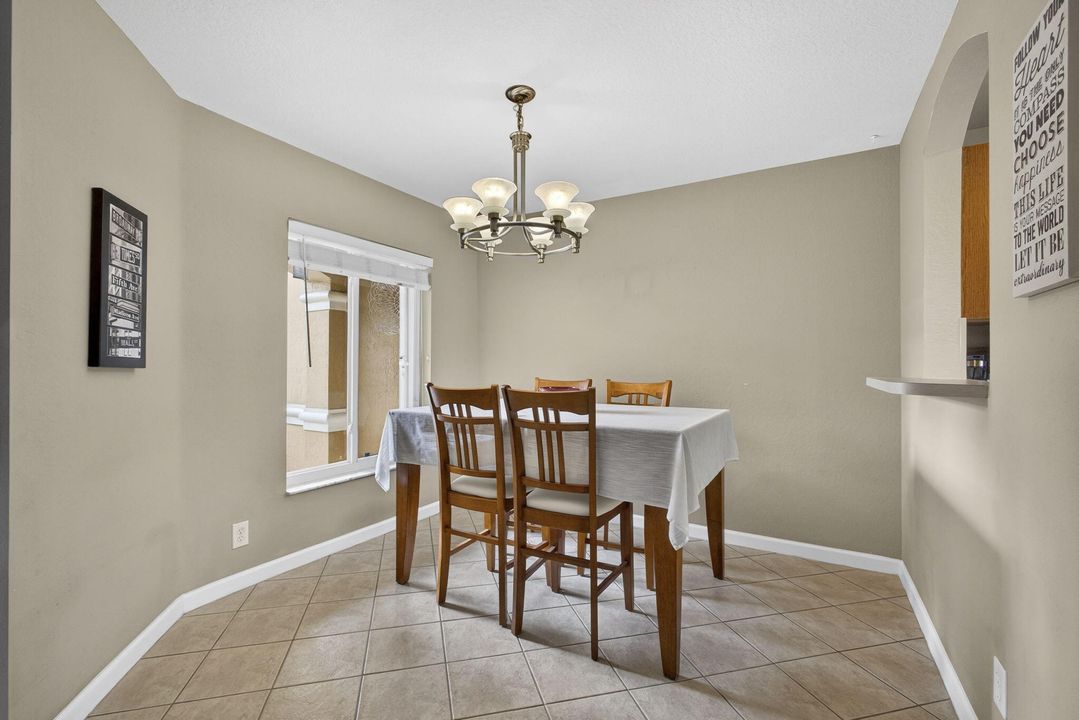 待售: $365,000 (2 贝兹, 2 浴室, 1322 平方英尺)