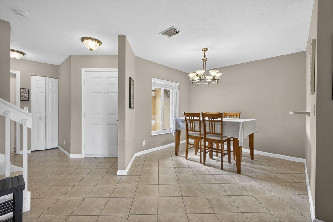 待售: $365,000 (2 贝兹, 2 浴室, 1322 平方英尺)