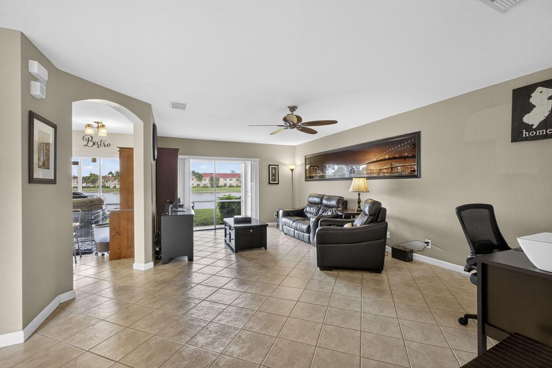 待售: $365,000 (2 贝兹, 2 浴室, 1322 平方英尺)