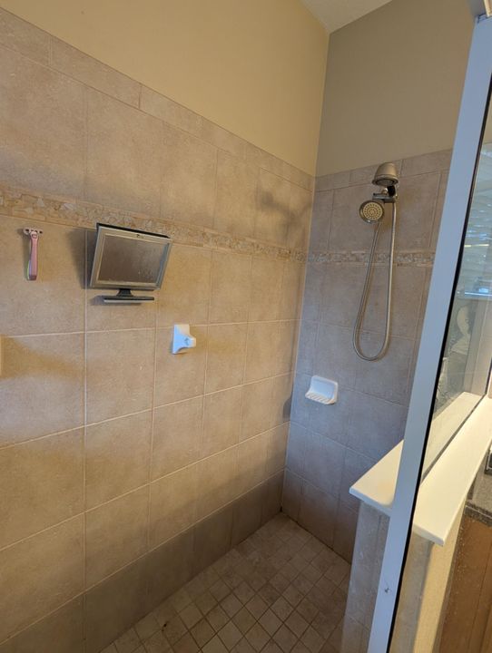 На продажу: $344,900 (3 спален, 2 ванн, 1631 Квадратных фут)