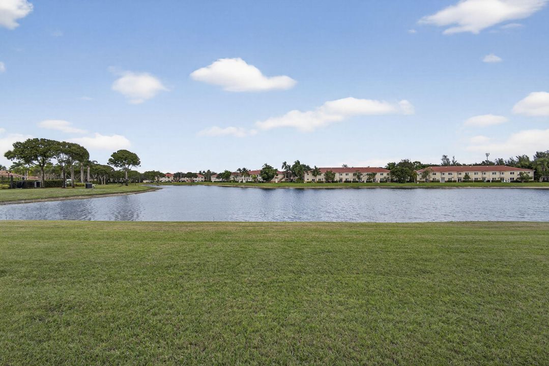 待售: $365,000 (2 贝兹, 2 浴室, 1322 平方英尺)