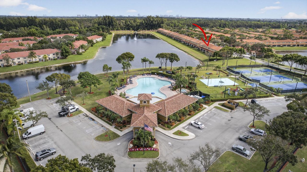 待售: $365,000 (2 贝兹, 2 浴室, 1322 平方英尺)