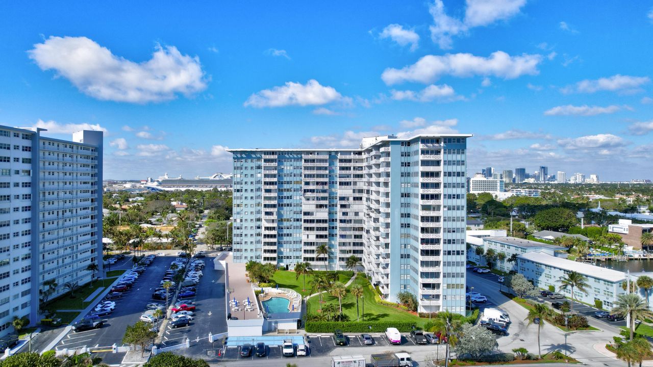 En Venta: $369,000 (2 camas, 2 baños, 1036 Pies cuadrados)