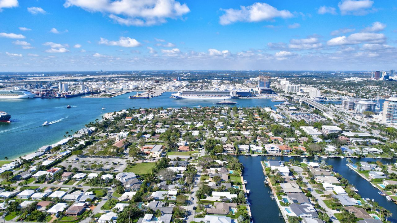 En Venta: $369,000 (2 camas, 2 baños, 1036 Pies cuadrados)