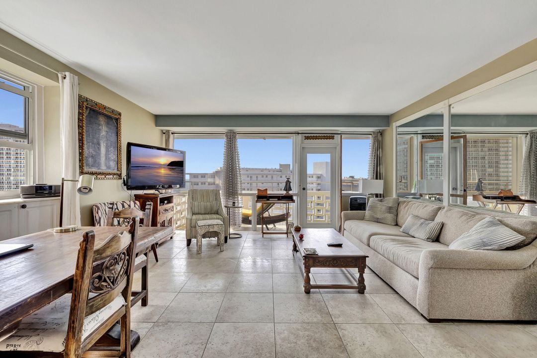 En Venta: $369,000 (2 camas, 2 baños, 1036 Pies cuadrados)