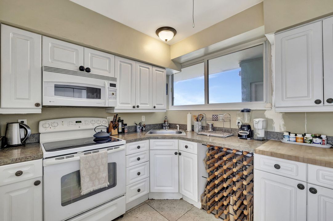 En Venta: $369,000 (2 camas, 2 baños, 1036 Pies cuadrados)