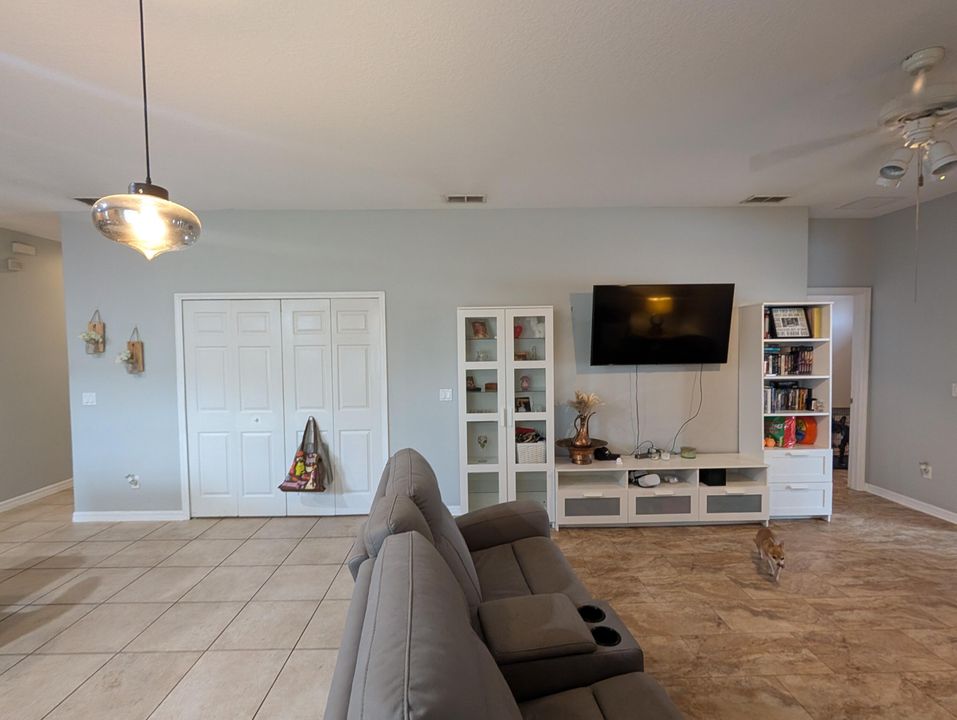 На продажу: $344,900 (3 спален, 2 ванн, 1631 Квадратных фут)