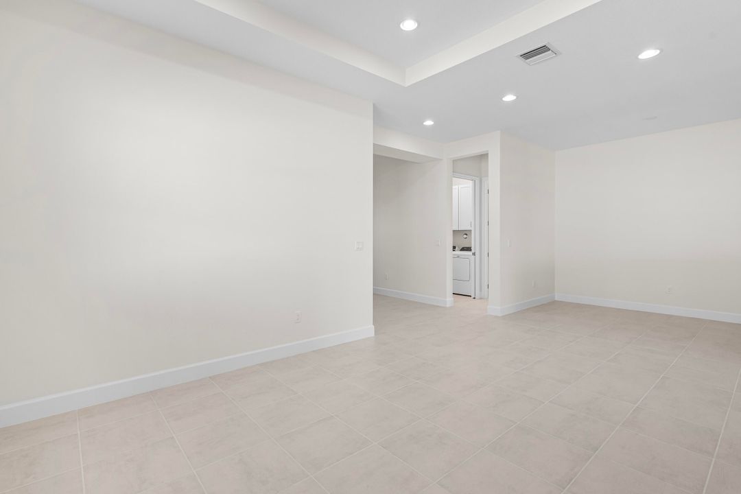 En Venta: $699,000 (2 camas, 2 baños, 2042 Pies cuadrados)