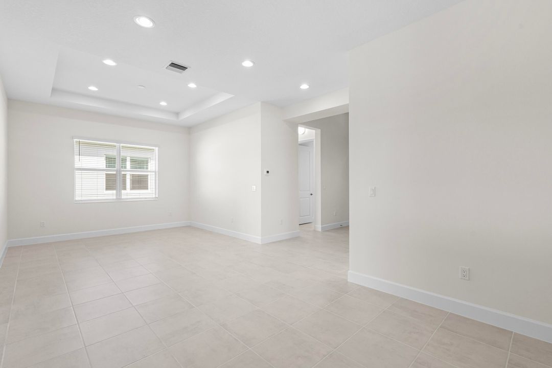 En Venta: $699,000 (2 camas, 2 baños, 2042 Pies cuadrados)