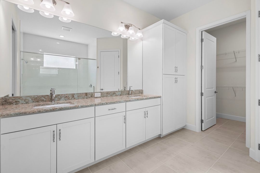 En Venta: $699,000 (2 camas, 2 baños, 2042 Pies cuadrados)