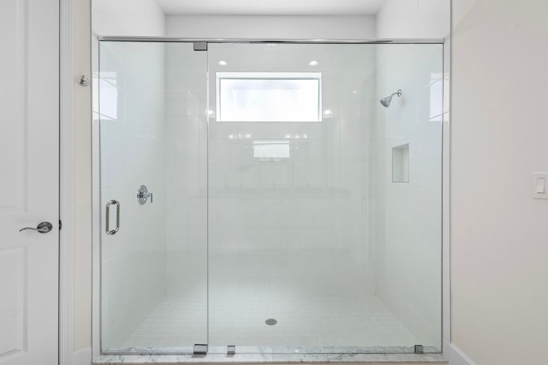 En Venta: $699,000 (2 camas, 2 baños, 2042 Pies cuadrados)