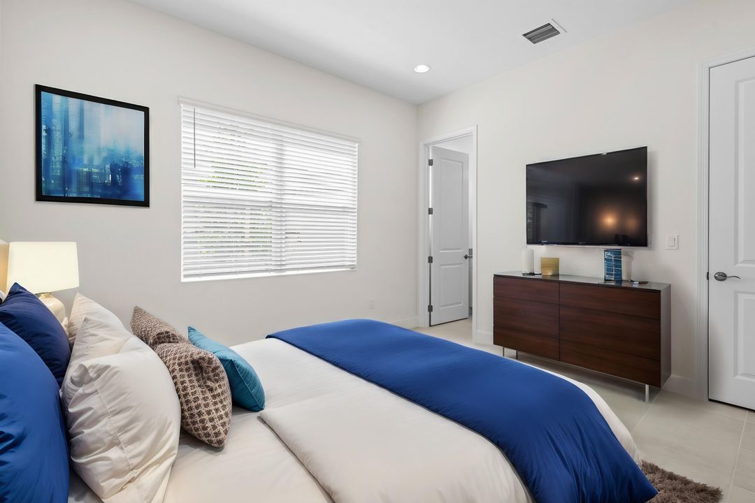 En Venta: $699,000 (2 camas, 2 baños, 2042 Pies cuadrados)