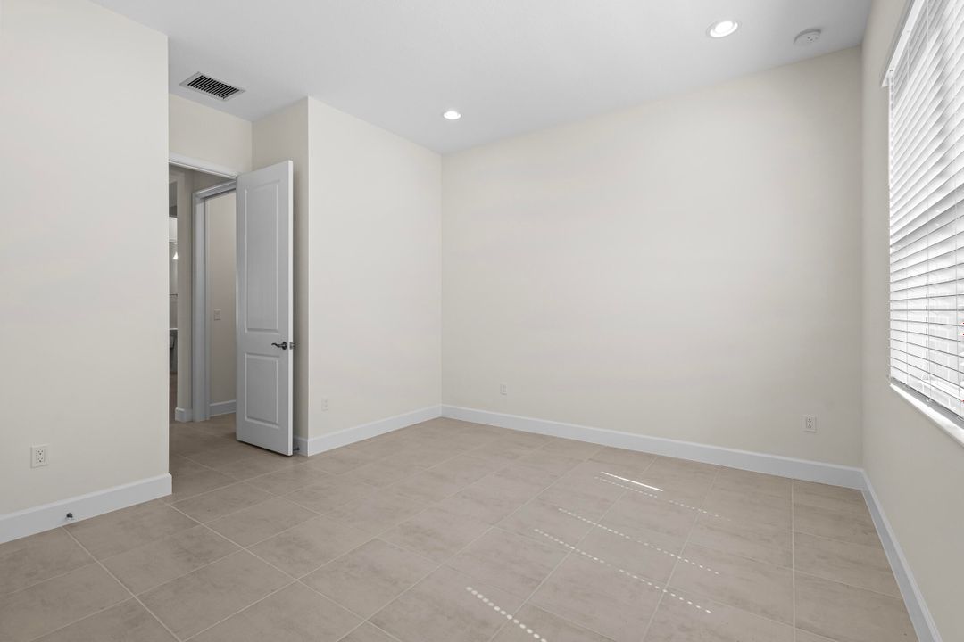 En Venta: $699,000 (2 camas, 2 baños, 2042 Pies cuadrados)