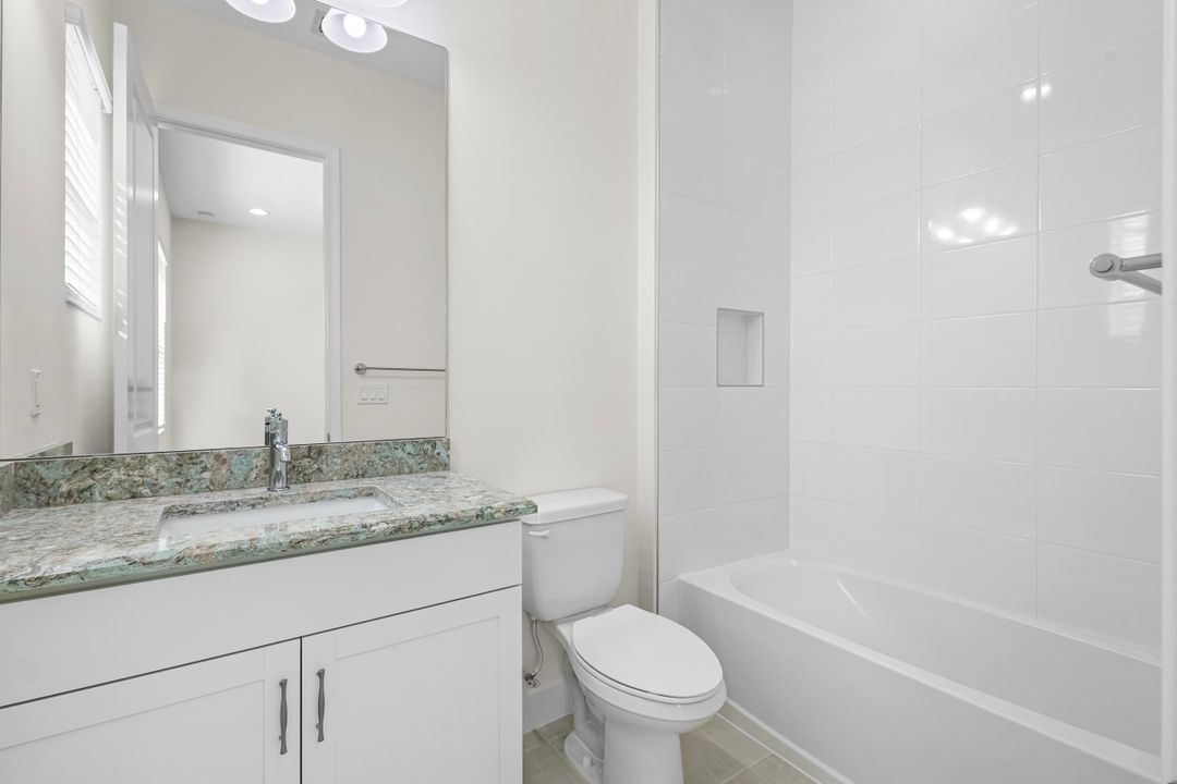 En Venta: $699,000 (2 camas, 2 baños, 2042 Pies cuadrados)