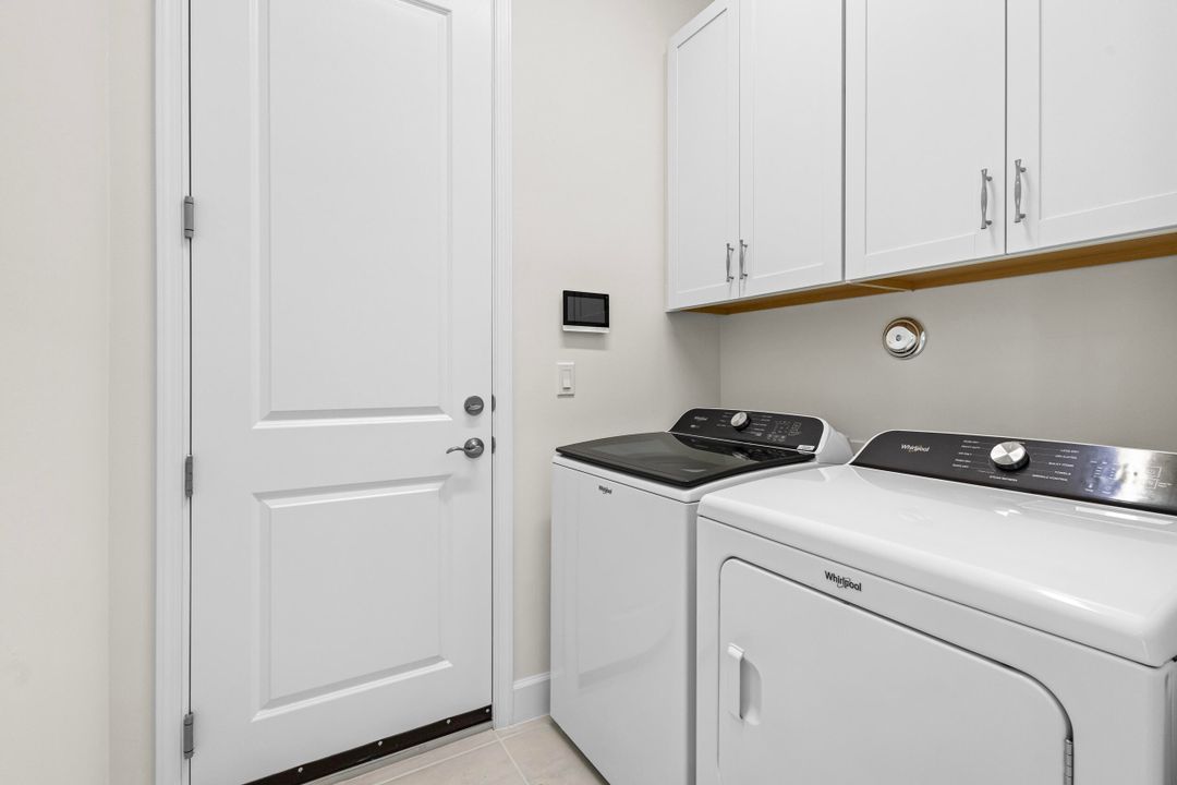 En Venta: $699,000 (2 camas, 2 baños, 2042 Pies cuadrados)