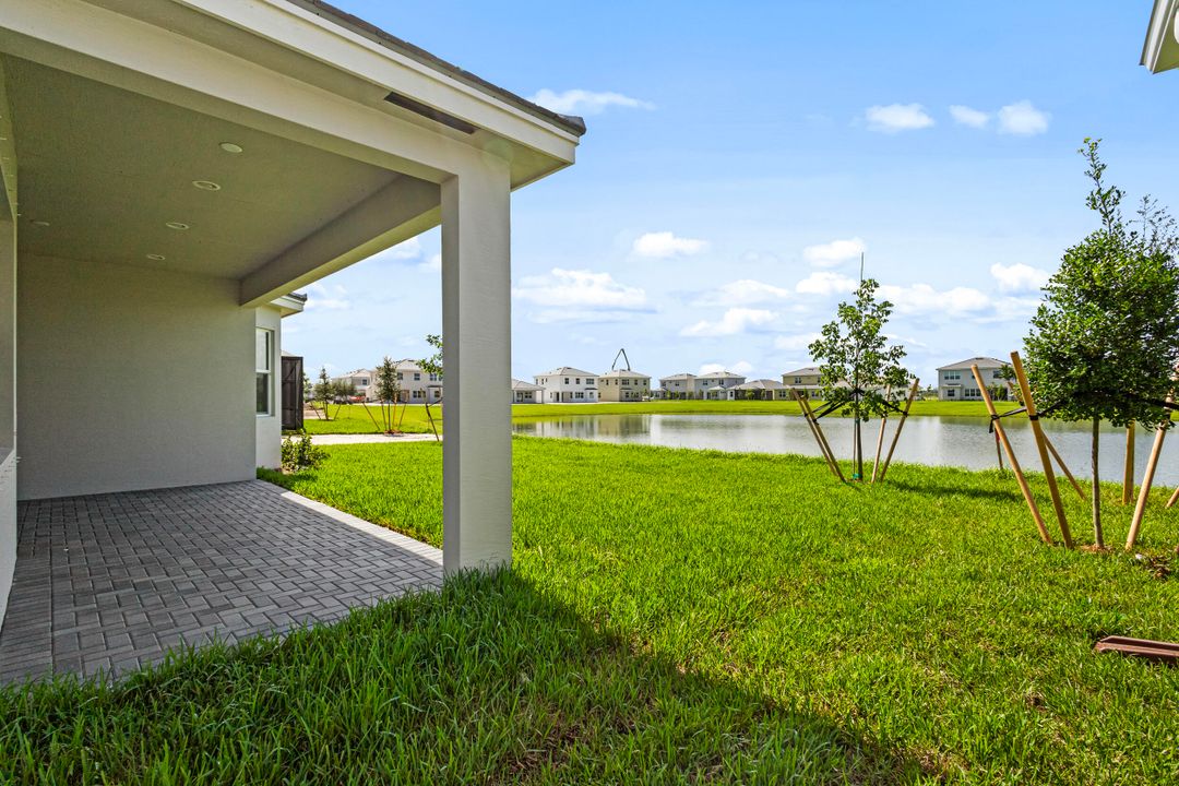 En Venta: $699,000 (2 camas, 2 baños, 2042 Pies cuadrados)