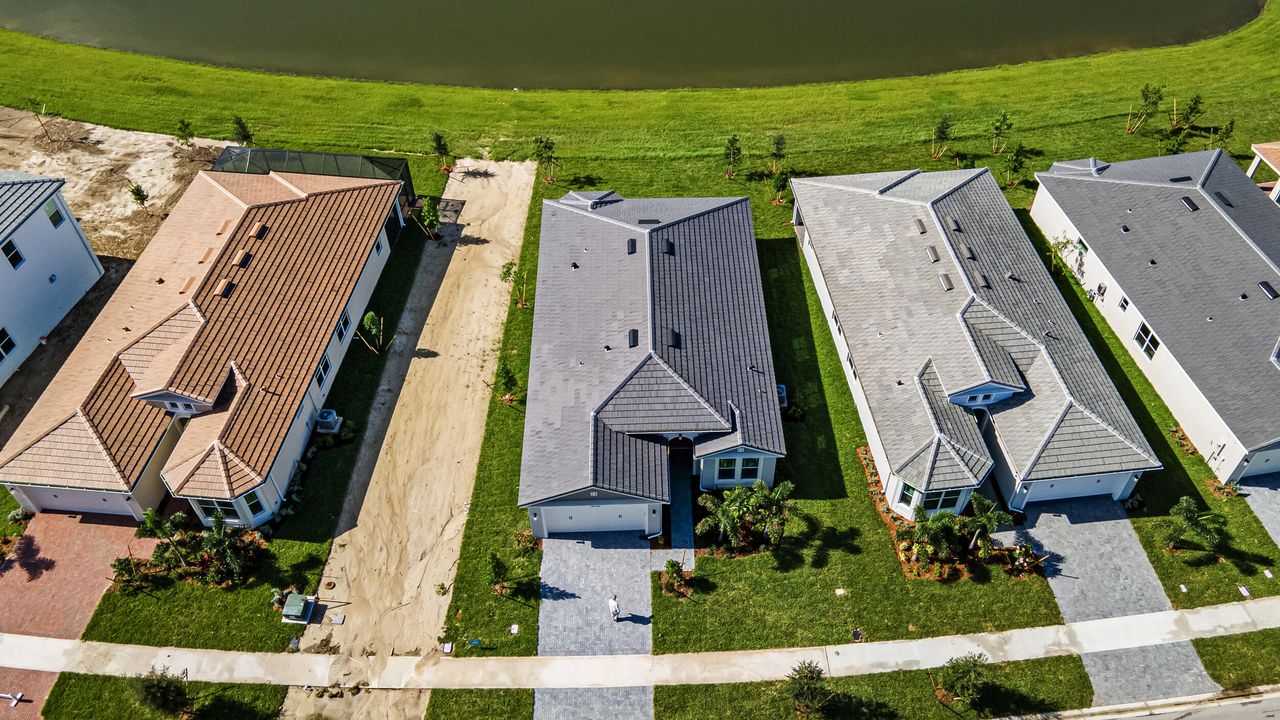 En Venta: $699,000 (2 camas, 2 baños, 2042 Pies cuadrados)