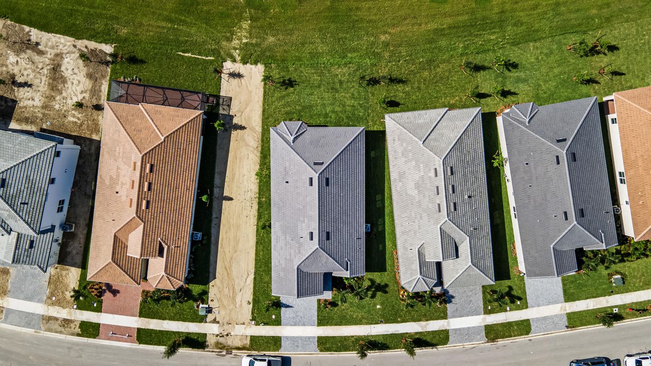 En Venta: $699,000 (2 camas, 2 baños, 2042 Pies cuadrados)