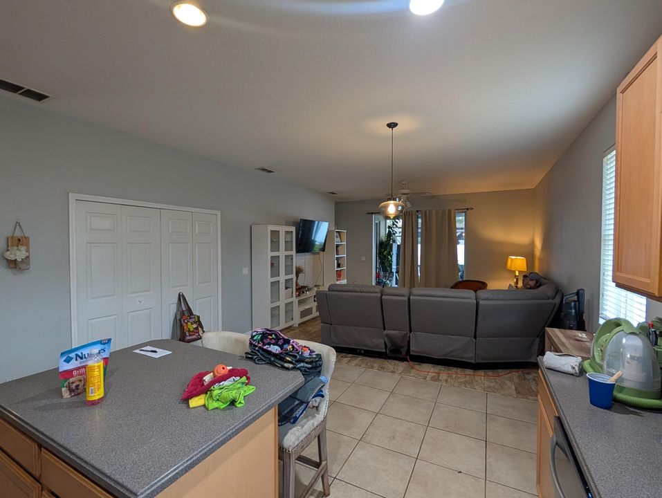 На продажу: $344,900 (3 спален, 2 ванн, 1631 Квадратных фут)