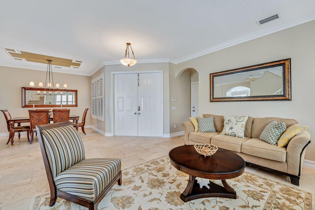 На продажу: $710,000 (6 спален, 4 ванн, 3338 Квадратных фут)