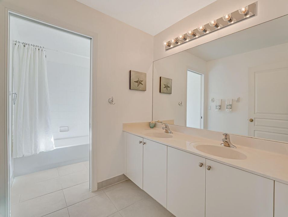 На продажу: $710,000 (6 спален, 4 ванн, 3338 Квадратных фут)