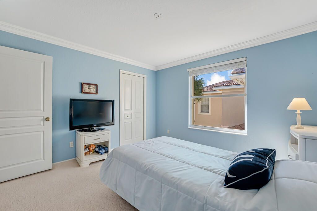 На продажу: $710,000 (6 спален, 4 ванн, 3338 Квадратных фут)