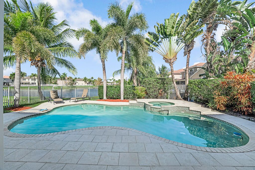 На продажу: $710,000 (6 спален, 4 ванн, 3338 Квадратных фут)