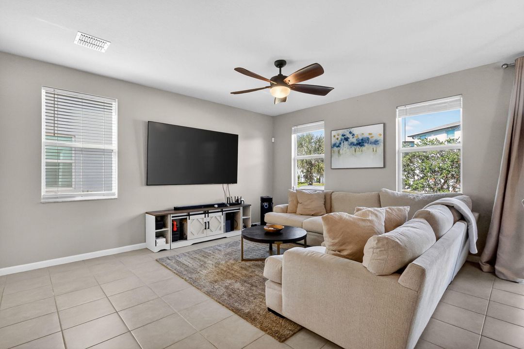 待售: $485,000 (3 贝兹, 2 浴室, 1758 平方英尺)