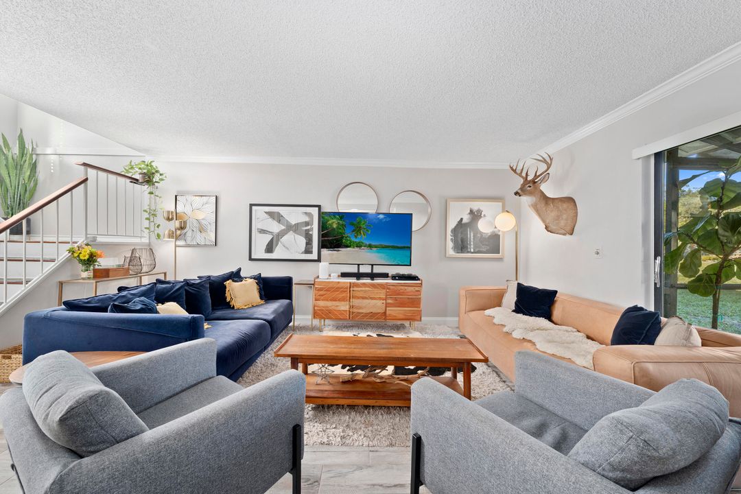 En Venta: $295,000 (2 camas, 2 baños, 1054 Pies cuadrados)