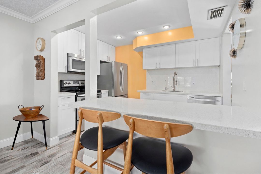 En Venta: $295,000 (2 camas, 2 baños, 1054 Pies cuadrados)