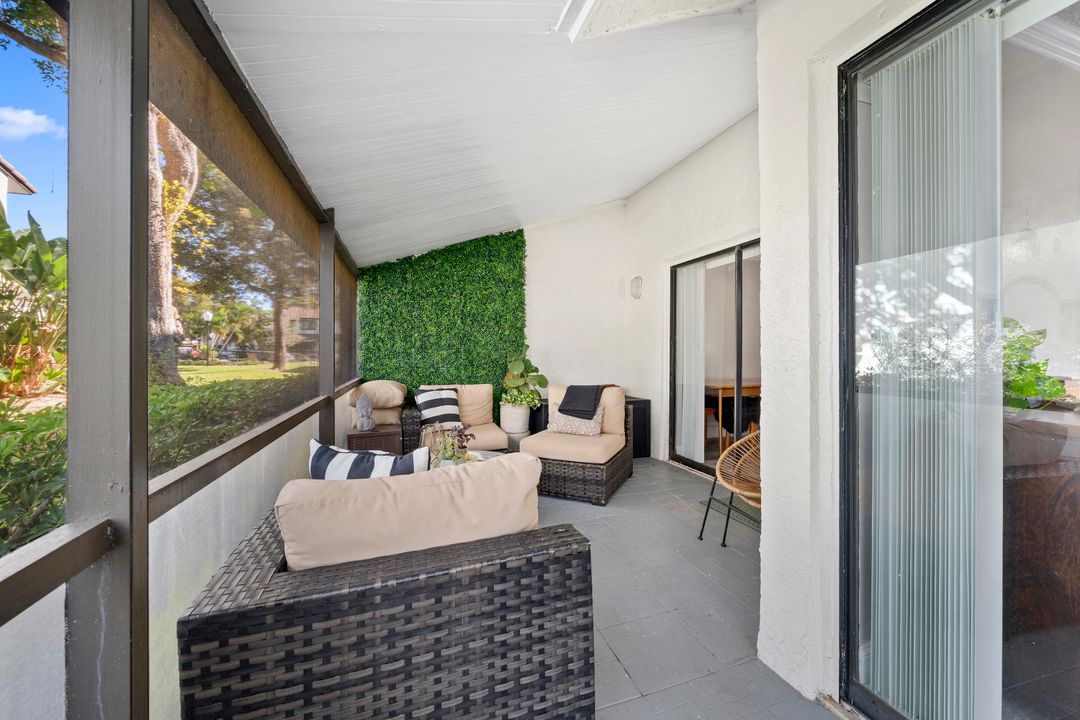 En Venta: $295,000 (2 camas, 2 baños, 1054 Pies cuadrados)