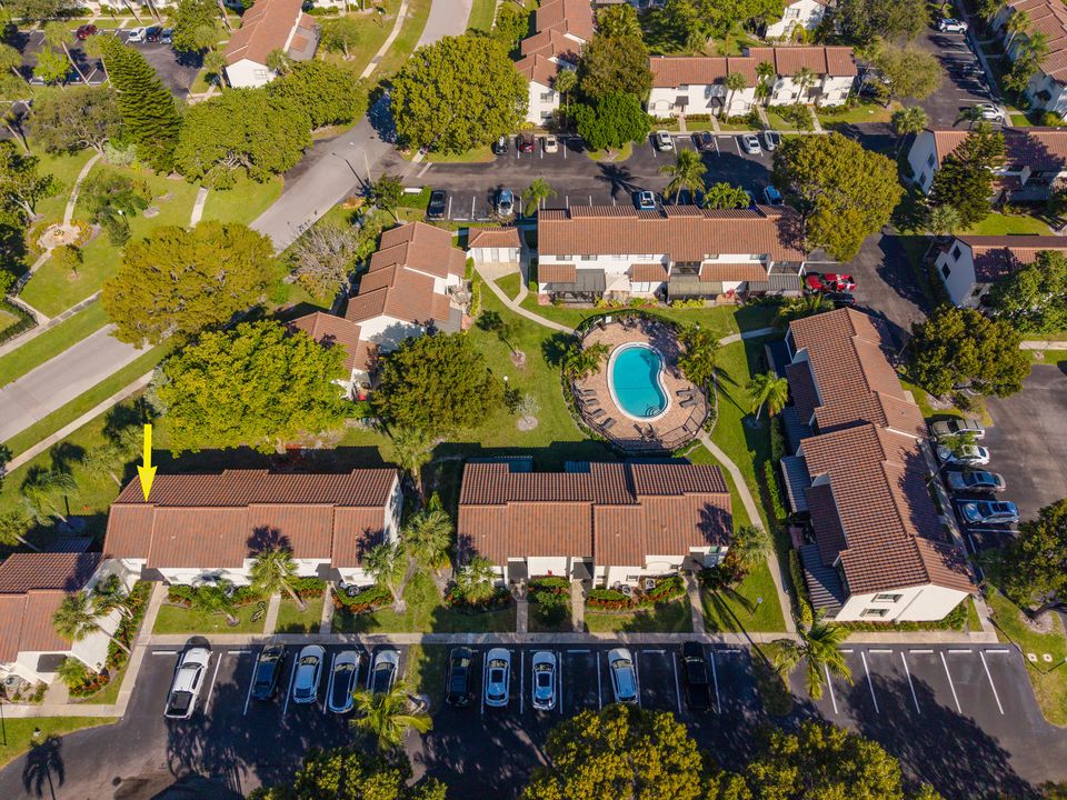 En Venta: $295,000 (2 camas, 2 baños, 1054 Pies cuadrados)