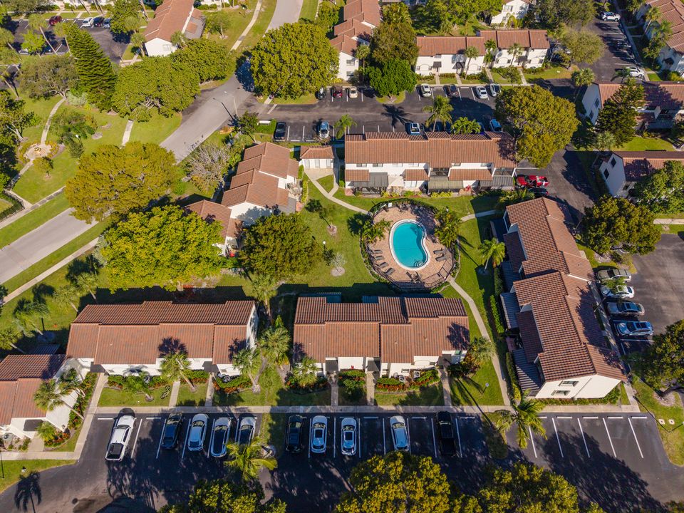 En Venta: $295,000 (2 camas, 2 baños, 1054 Pies cuadrados)