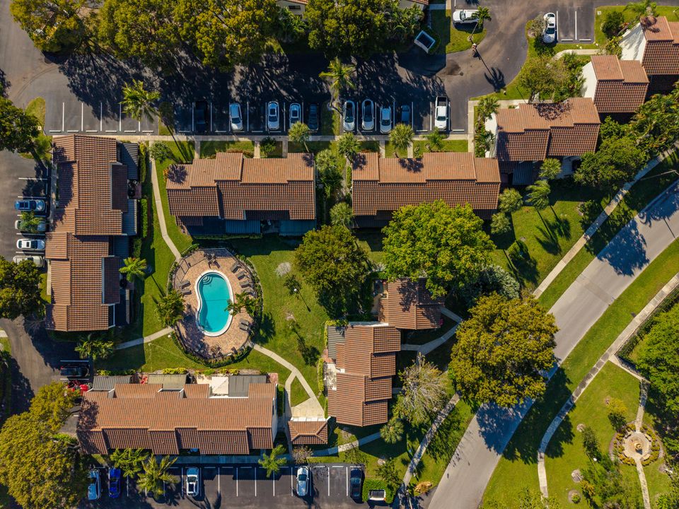 En Venta: $295,000 (2 camas, 2 baños, 1054 Pies cuadrados)