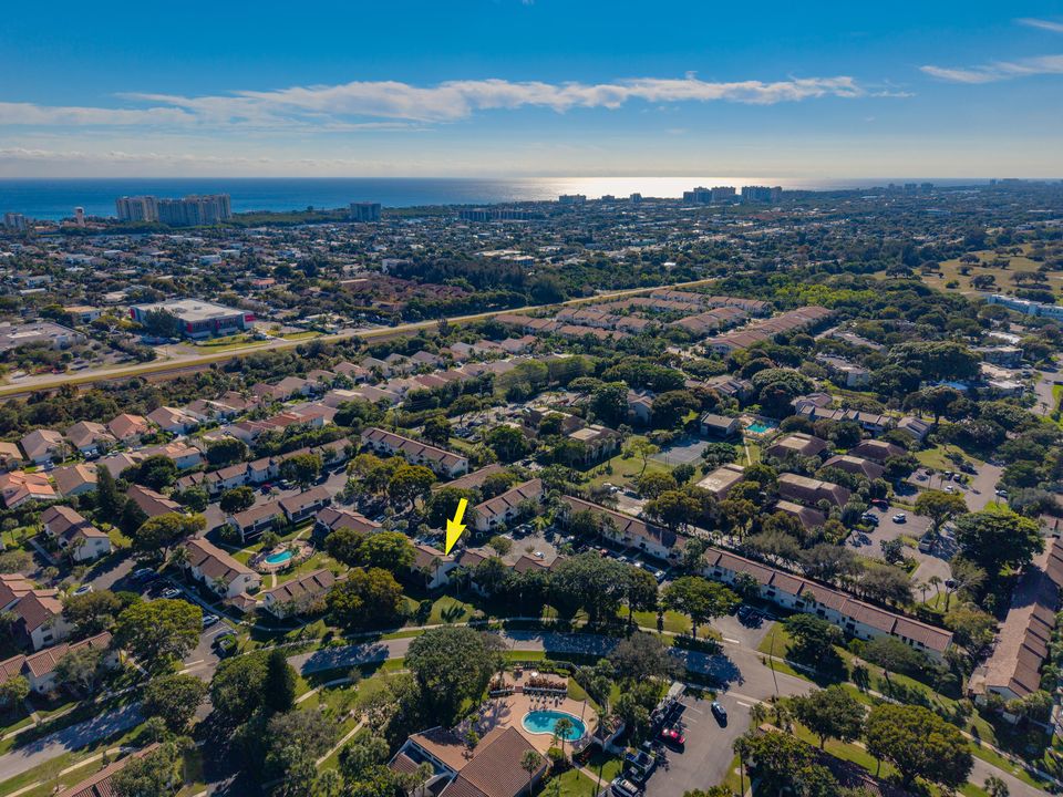 En Venta: $295,000 (2 camas, 2 baños, 1054 Pies cuadrados)