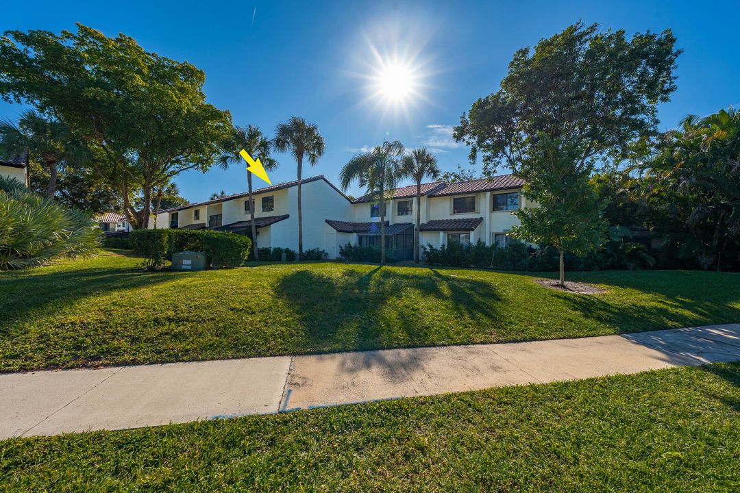 En Venta: $295,000 (2 camas, 2 baños, 1054 Pies cuadrados)