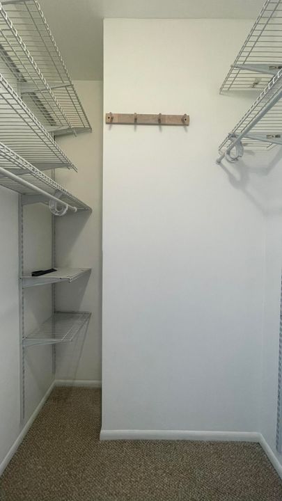 For Rent: $2,300 (2 beds, 2 baths, 918 Square Feet)