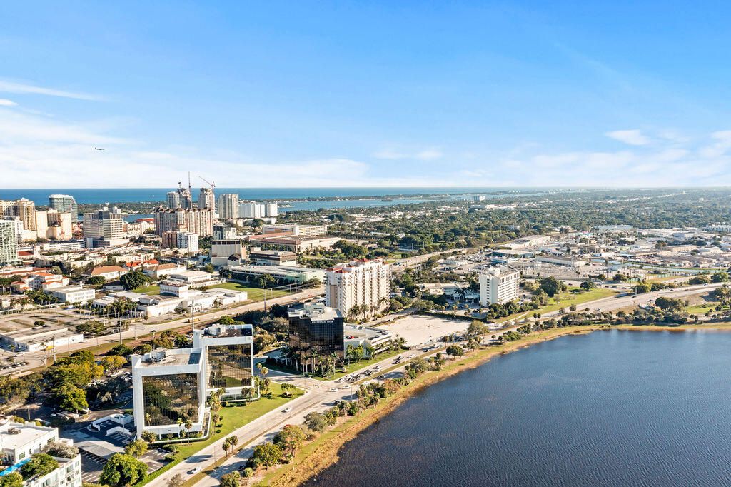 For Sale: $360,000 (2 beds, 2 baths, 1080 Square Feet)