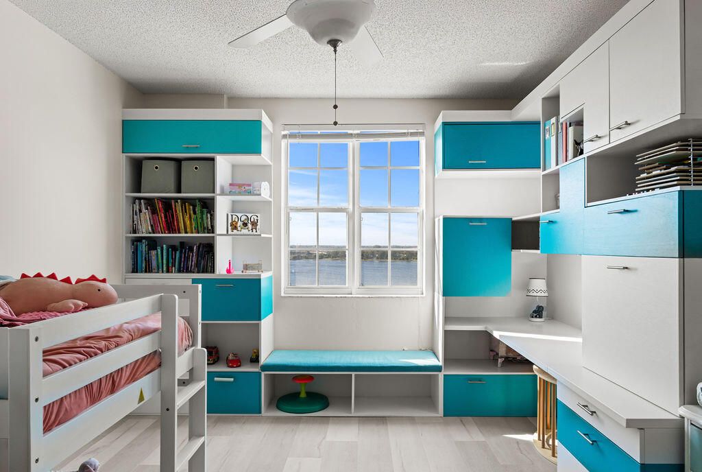 For Sale: $360,000 (2 beds, 2 baths, 1080 Square Feet)