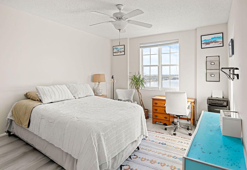 For Sale: $360,000 (2 beds, 2 baths, 1080 Square Feet)