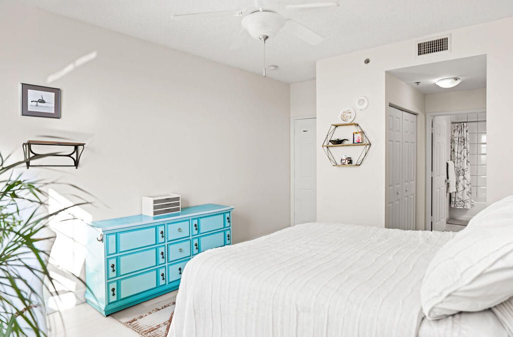 For Sale: $360,000 (2 beds, 2 baths, 1080 Square Feet)