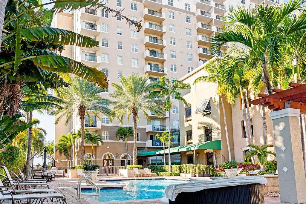 For Sale: $360,000 (2 beds, 2 baths, 1080 Square Feet)