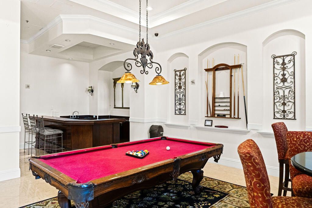 For Sale: $360,000 (2 beds, 2 baths, 1080 Square Feet)