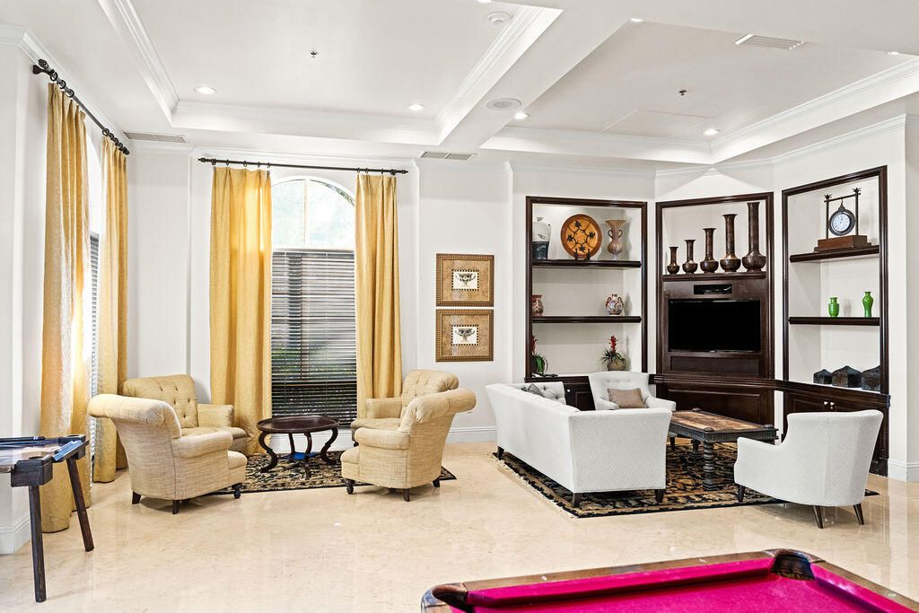 For Sale: $360,000 (2 beds, 2 baths, 1080 Square Feet)